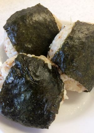 鶏とゴボウの炊き込みご飯☆おにぎり-レシピのメイン写真