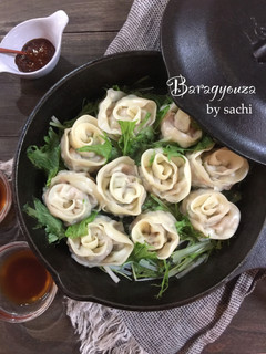 キャベツたっぷり!薔薇餃子-レシピのメイン写真