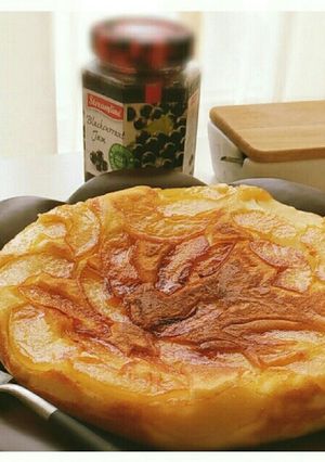 簡単☆厚い!林檎とヤクルトのホットケーキ-レシピのメイン写真