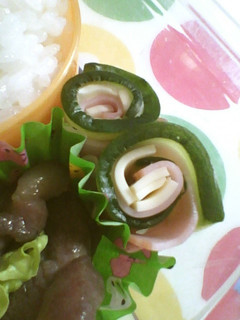 子ども弁当★ハムチーズキュウリの3色巻き-レシピのメイン写真