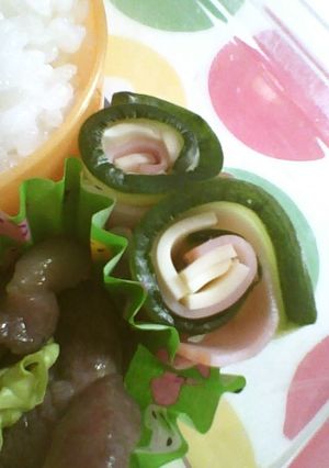 子ども弁当★ハムチーズキュウリの3色巻き-レシピのメイン写真