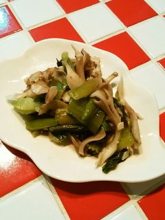 簡単♪青梗菜と舞茸のニンニク炒め-レシピのメイン写真