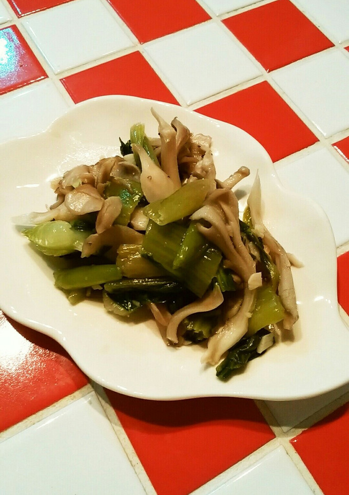 簡単♪青梗菜と舞茸のニンニク炒め-レシピのメイン写真