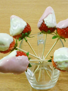いちごチョコ♡ホワイト・ストロベリー-レシピのメイン写真