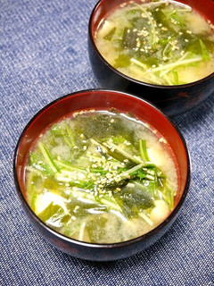 簡単!水菜の味噌汁(ピリ辛ごま風味)-レシピのメイン写真