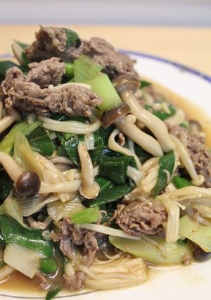 夕♪牛肉エノキタケしめじ長ねぎの炒め物-レシピのメイン写真