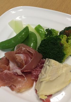 チーズと生ハムの温野菜添え-レシピのメイン写真