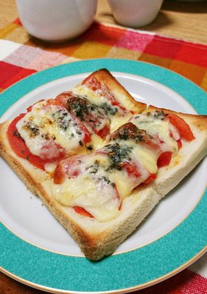 トマトのバジルチーズトースト-レシピのメイン写真
