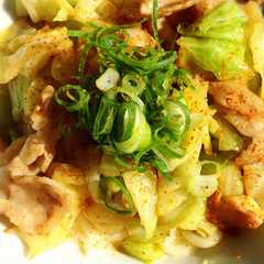 รูปของ 簡単お昼ごはん！！豚キャベツの釜玉うどん
