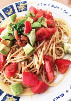 ズボラ冷製パスタ！！アボカドトマト-レシピのメイン写真