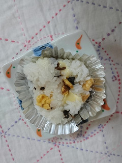 おにぎり。チーズとしそとクルミ。-レシピのメイン写真