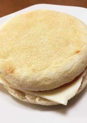イングリッシュマフィンのハムチーズサンド-レシピのメイン写真