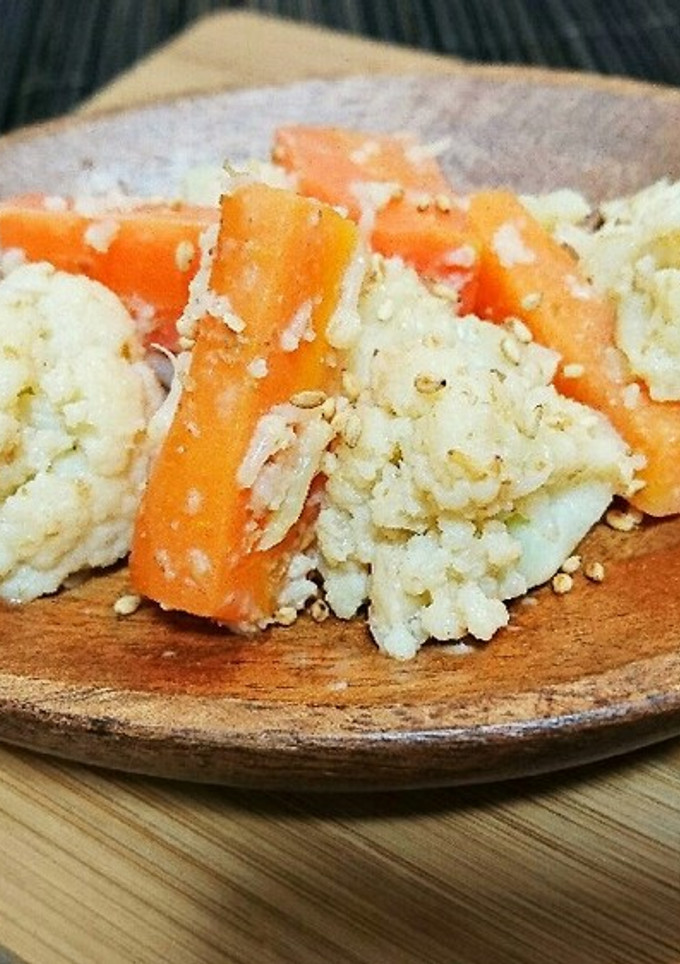 ごまだれ☆カリフラワーと人参の温野菜-レシピのメイン写真