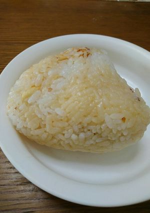 めんつゆおにぎり。天かす&かつお節-レシピのメイン写真