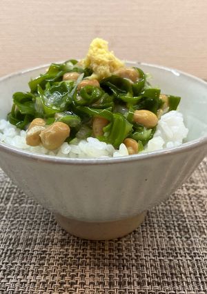 旬の味！めかぶ納豆丼-レシピのメイン写真