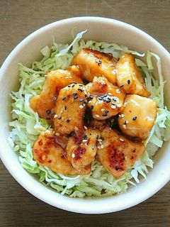 鶏胸肉のピリ辛照りマヨ丼♡-レシピのメイン写真