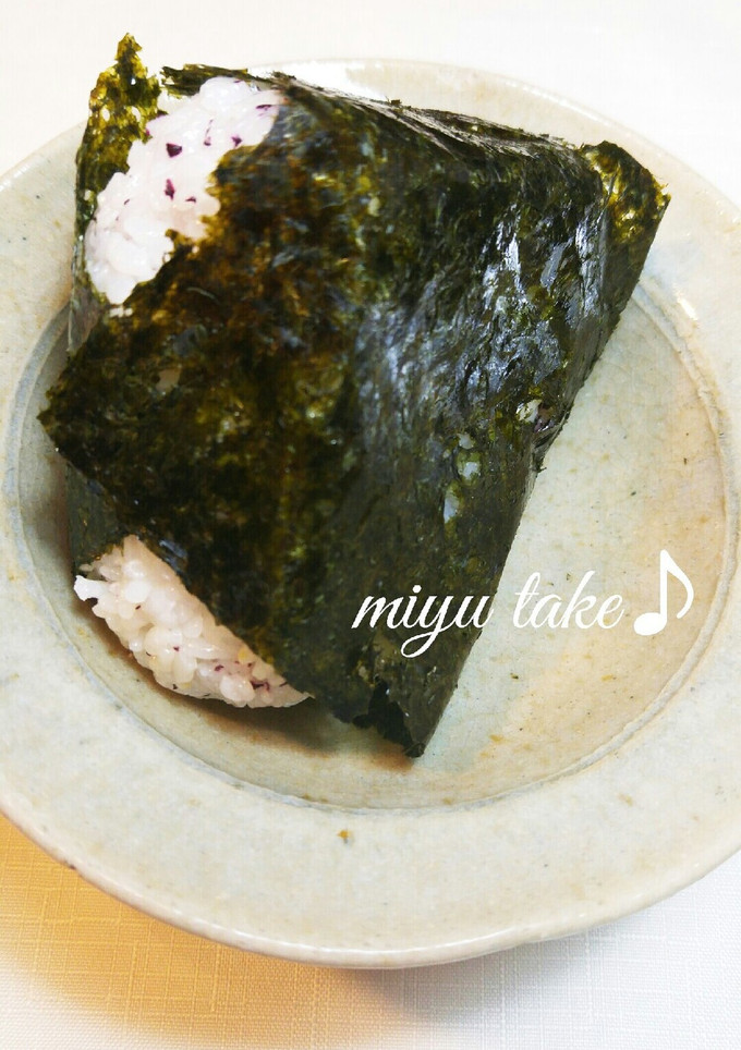 ゆかりの混ぜご飯のツナマヨお握り♪-レシピのメイン写真