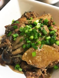 簡単すぎ?味付き鯖味噌缶で大根の煮物-レシピのメイン写真