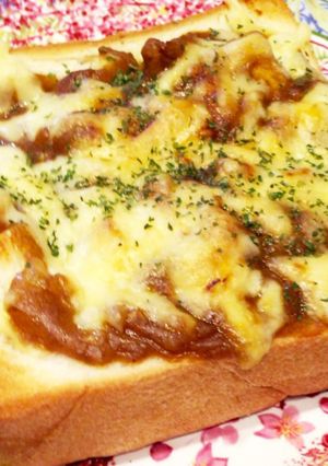 カフェ風 厚切りカレーチーズトースト-レシピのメイン写真