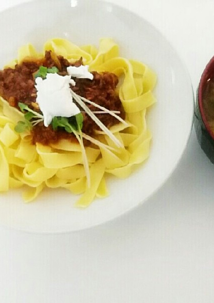 お肉たっぷりミートソース チーズを添えて-レシピのメイン写真