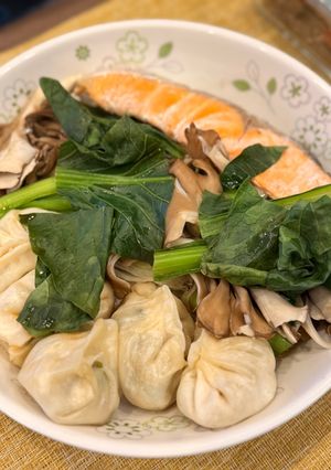 電子レンジで簡単ホワイト餃子と鮭の蒸し物-レシピのメイン写真