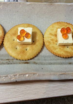 RITZとクリームチーズのイクラ乗せ-レシピのメイン写真