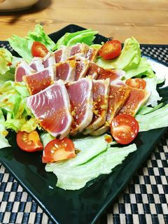 マグロのタタキ風サラダ-レシピのメイン写真