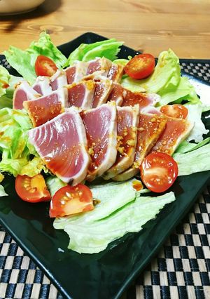 マグロのタタキ風サラダ-レシピのメイン写真