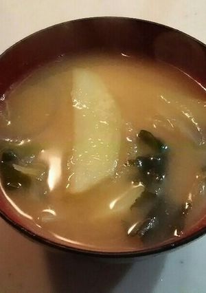 じゃがいもとたまねぎのみそ汁-レシピのメイン写真