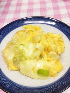 チーズ入り簡単炒り卵-レシピのメイン写真