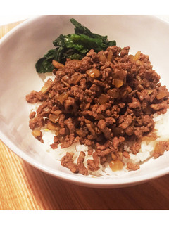 牛豚ミンチのそぼろ丼-レシピのメイン写真