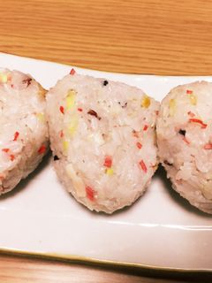 なんちゃって炒飯おにぎり!-レシピのメイン写真