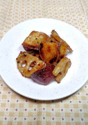 レンコンとさつまいもの甘酢炒め-レシピのメイン写真