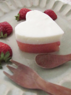 こどもおやつに♡2色のいちごミルク寒天-レシピのメイン写真