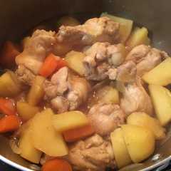 รูปของ 手羽元の出汁で☆手羽元とじゃがいもの旨煮