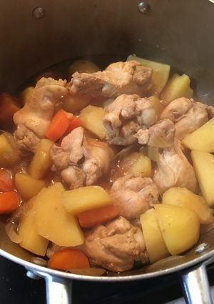 手羽元の出汁で☆手羽元とじゃがいもの旨煮-レシピのメイン写真