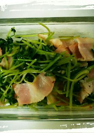 豆苗とベーコン炒め-レシピのメイン写真