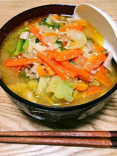 キャベツと豚肉の味噌うどん♪-レシピのメイン写真