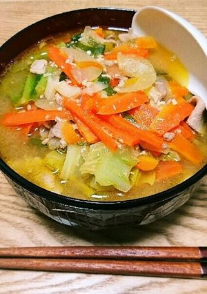 キャベツと豚肉の味噌うどん♪-レシピのメイン写真