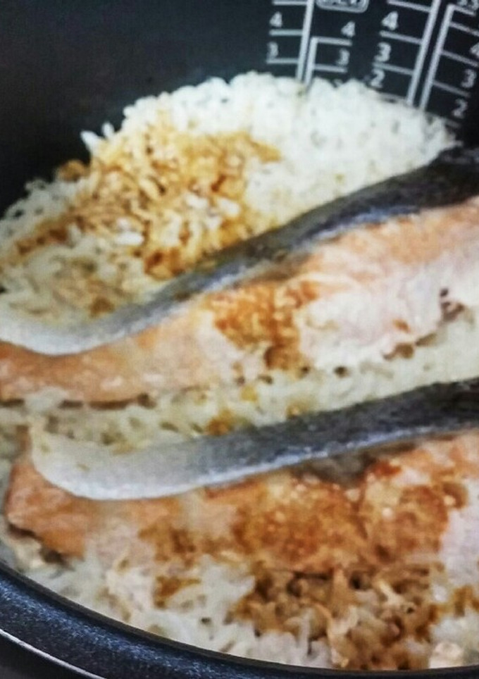 鮭の>゜)))彡バター醤油♦炊き込み御飯-レシピのメイン写真