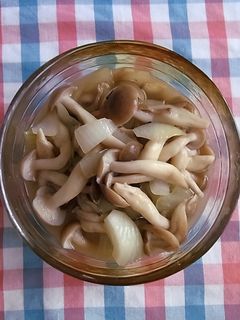 きのこと玉ねぎのマリネ。-レシピのメイン写真