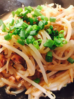 超簡単 塩辛とモヤシの炒めもの-レシピのメイン写真