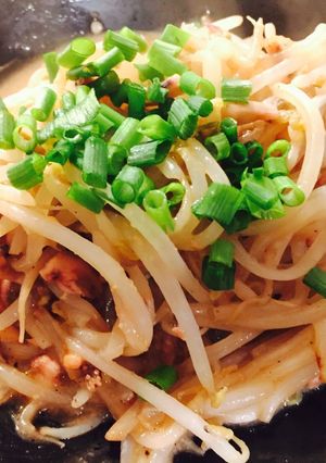 超簡単 塩辛とモヤシの炒めもの-レシピのメイン写真