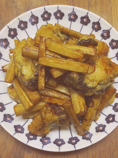材料と調味料だけ!牡蠣とごぼうのきんぴら-レシピのメイン写真