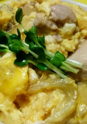 鶏ガラで上品な味☆お肉柔らか親子丼♡-レシピのメイン写真