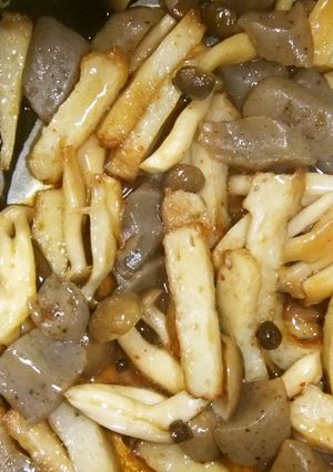 こんにゃく*シメジ*テンプラ*の炒め煮-レシピのメイン写真
