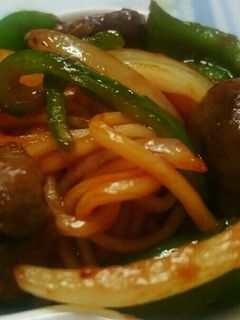 お弁当用焼そば麺でミートボールナポリタン-レシピのメイン写真