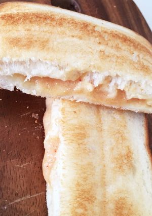 はちみつチーズめんたいホットサンド-レシピのメイン写真