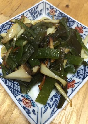 茎わかめとエリンギのにんにく炒め-レシピのメイン写真