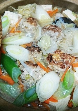 寒い日白菜としょうが味ふわふわ肉団子の鍋-レシピのメイン写真